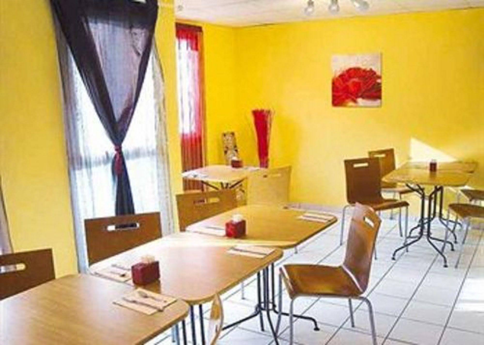 罗谢尔米尼姆公园和套房酒店 拉罗歇尔 外观 照片